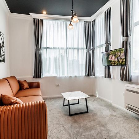 White Unique Apart Nikšić Exteriér fotografie