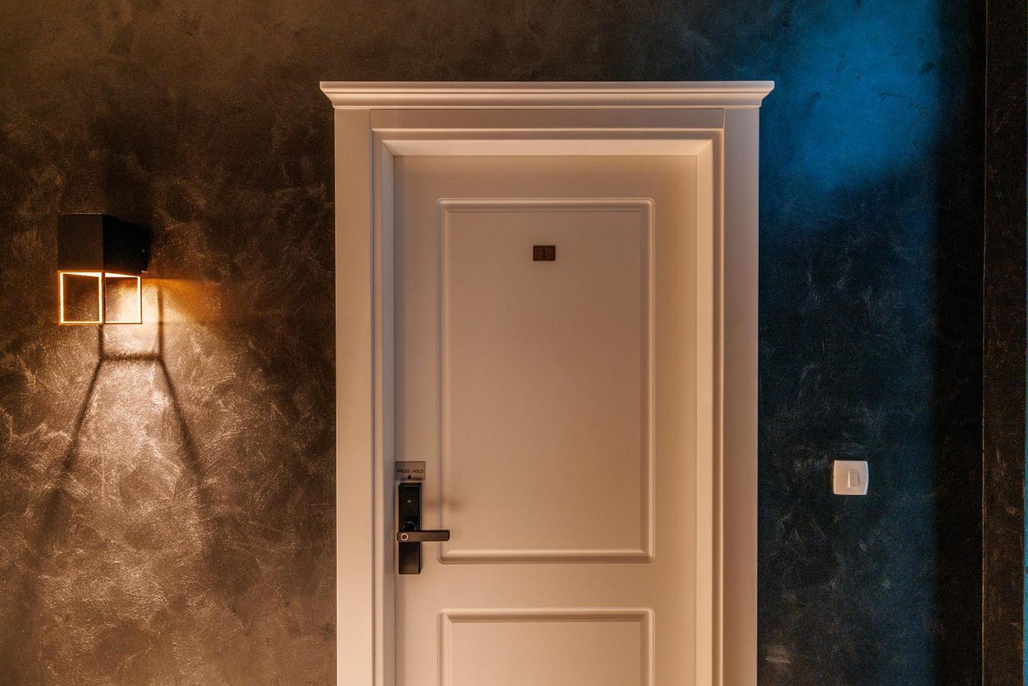 White Unique Apart Nikšić Exteriér fotografie
