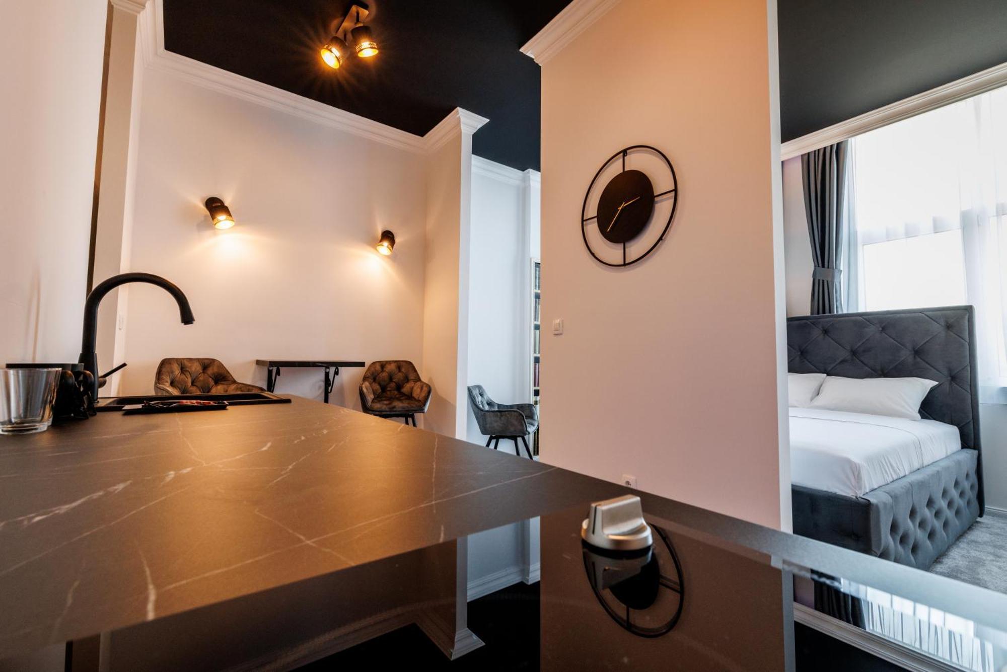 White Unique Apart Nikšić Exteriér fotografie