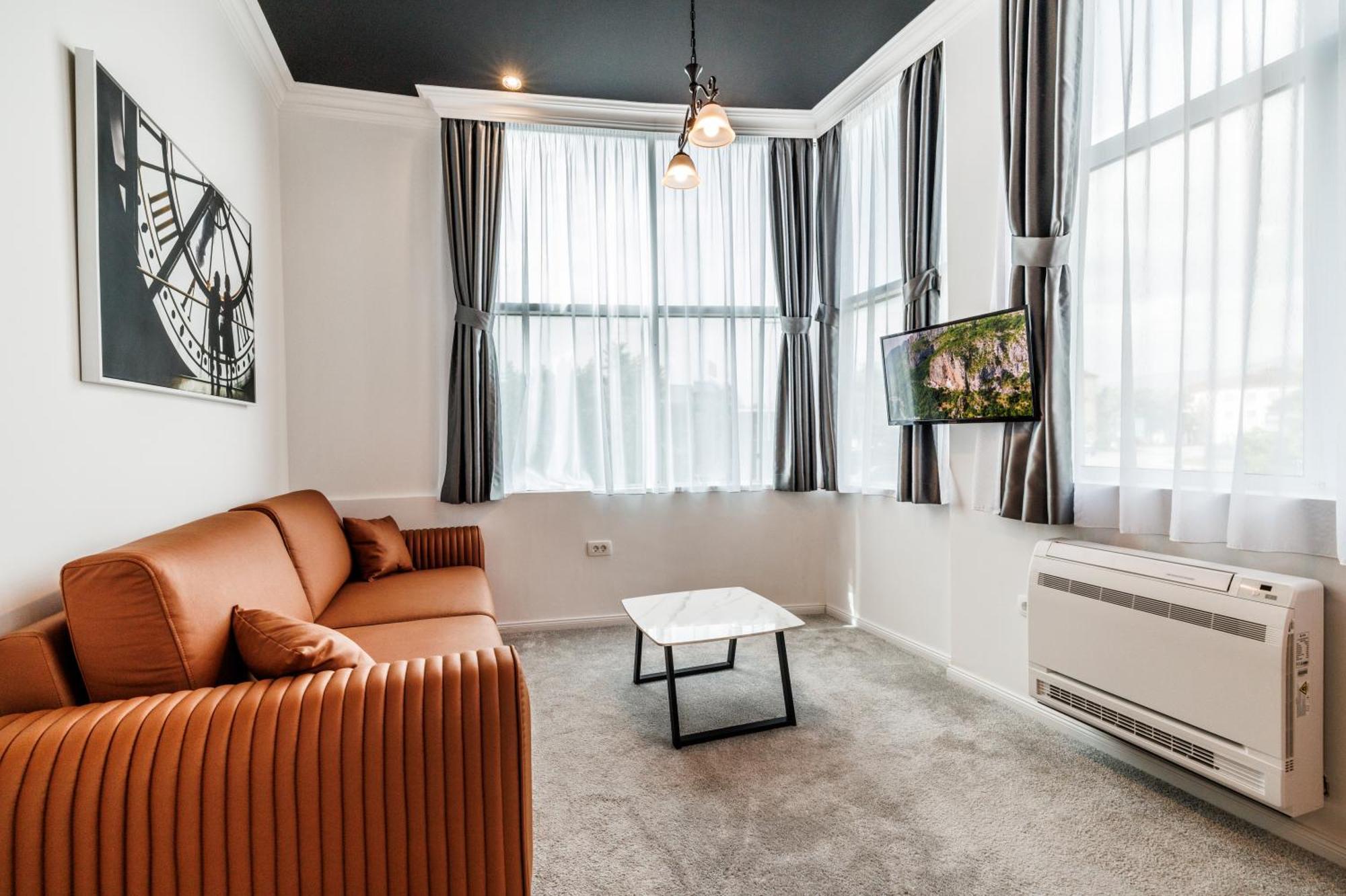 White Unique Apart Nikšić Exteriér fotografie
